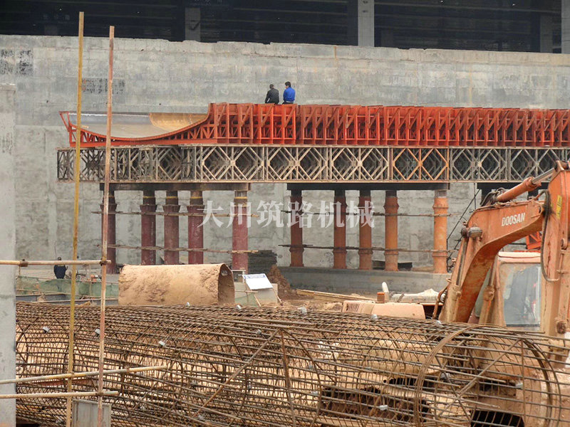 現(xiàn)澆梁支架平臺(tái) (13)